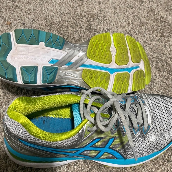 Running shoes - Picture 5 of 5